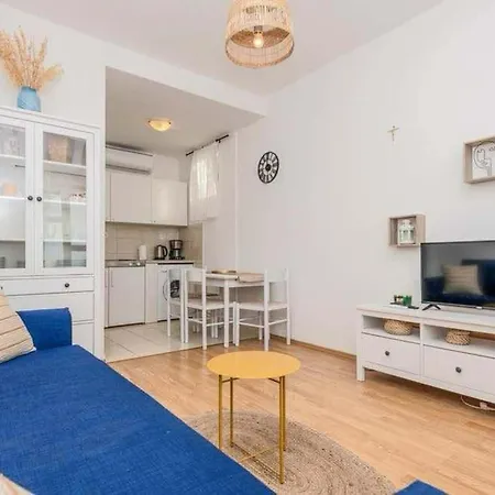 Apartment Adriatic Serenity Haven Podaca